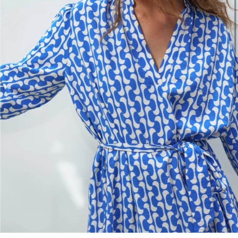 Zara | Blue and White Puff Sleeve Sundress - Picture 2 of 11